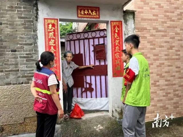 新就業(yè)群體在網(wǎng)格治理服務(wù)中奉獻(xiàn)“新”力量。受訪者供圖 圖片